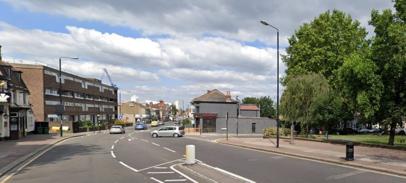 Man stabbed near Plumstead Corner: Police seek help - Murky Depths