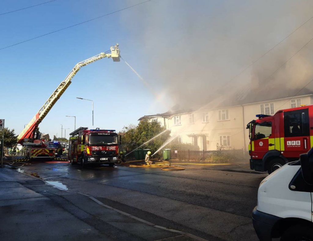 Four homes on fire in Crayford - Murky Depths